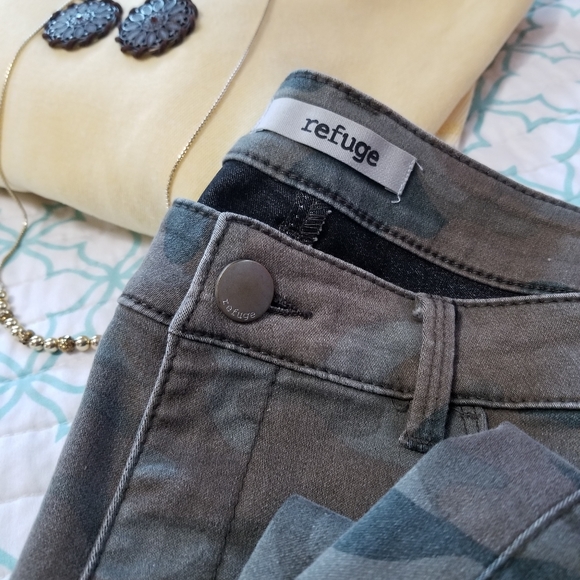 Camo Jeggings - Picture 4 of 7